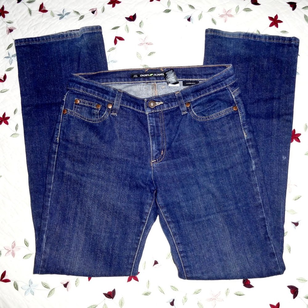 DKNY Ludlow straight leg jeans size 6